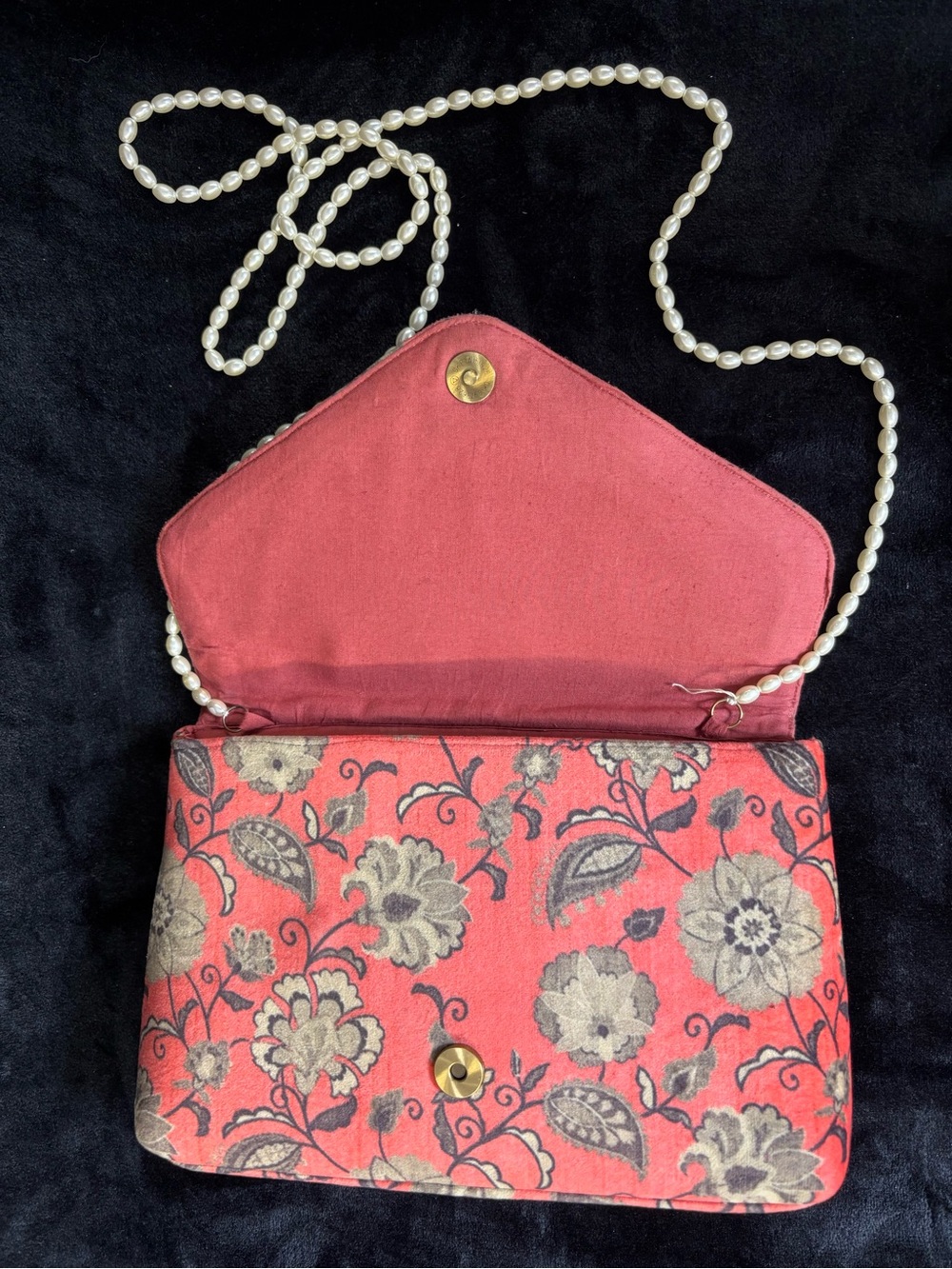 Anthropologie Coral Floral Velvet Envelope Clutch Pearl Strap Bag - Picture 16 of 16